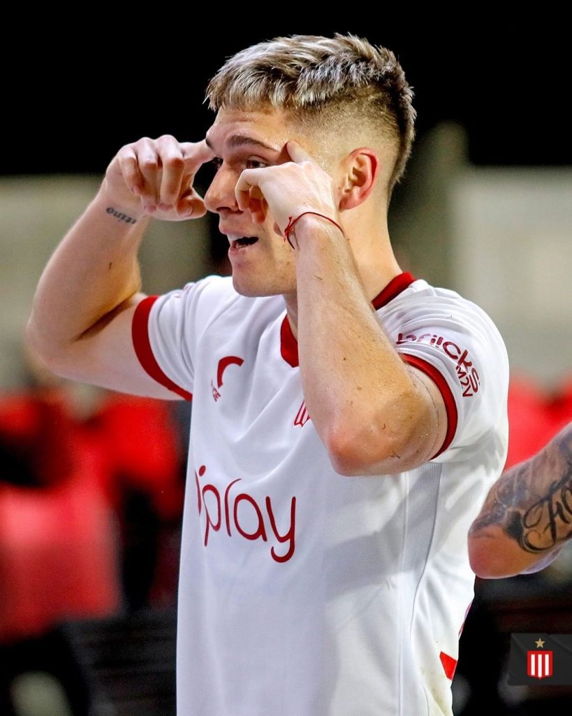 Festejo de gol de Benjamín Rollheiser